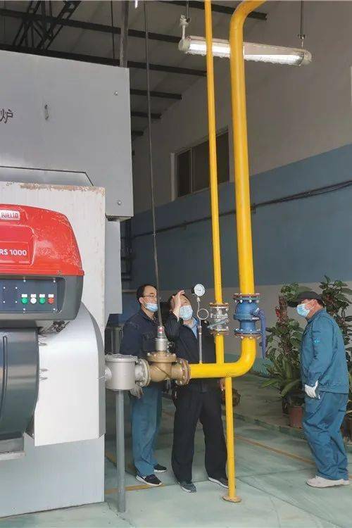 筑牢安全防線 守護節(jié)日平安——北京市大興區(qū)市場監(jiān)管局開展“五一”節(jié)前特種設(shè)備安全檢查并助力相關(guān)交通安全管制設(shè)備研發(fā)